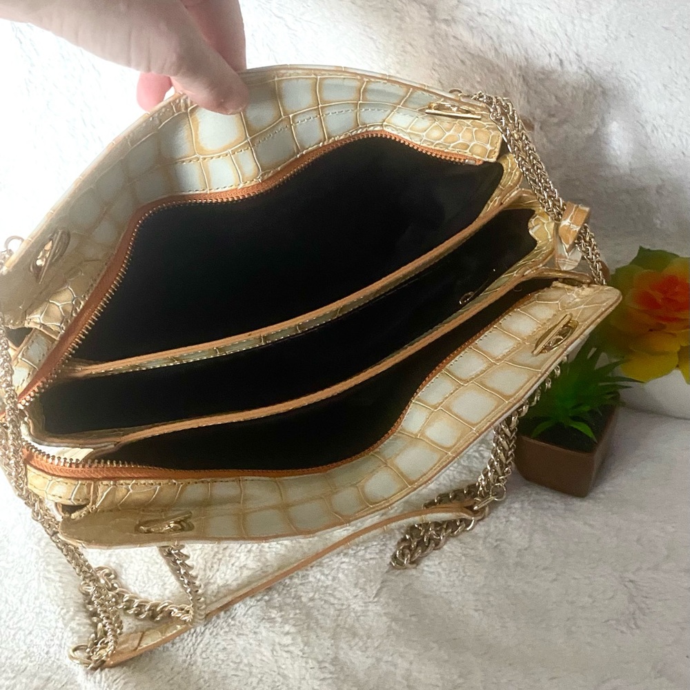 TRADE.!!  Like New! Roberto Cavalli Leather, Croc Embossed Handbag. - Picture 8 of 10